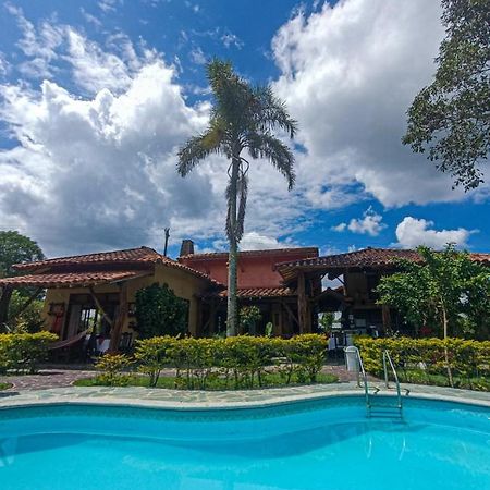 Hotel Del Campo Quimbaya Bagian luar foto